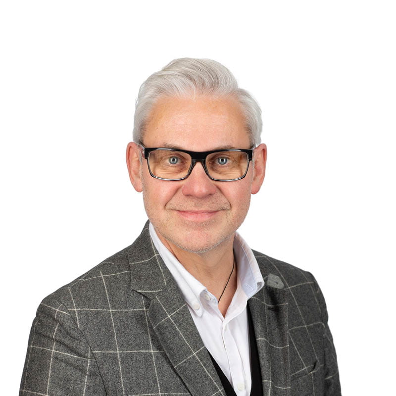 Duncan Scott headshot
